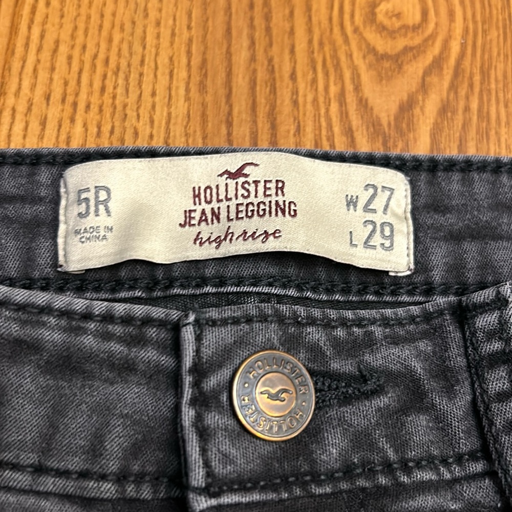 Barely used Hollister Jean Legging high rise size 27/29